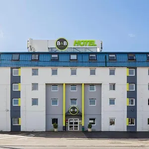 ** Hotel Lyon Grand Stade Francia